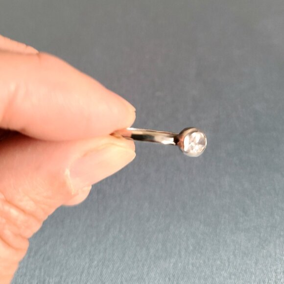 Sterling solver ring with clear cubic zirconia stone. - Picture 6 of 7